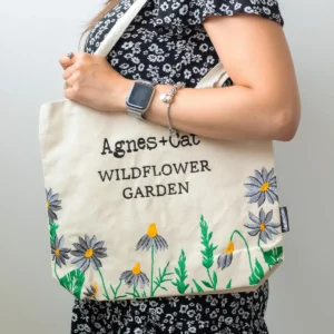 Agnes + Cat broderad bomullsväska med vilda blommor - produktbild 2