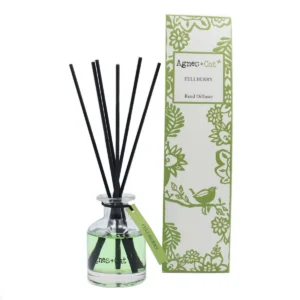Agnes & Cat doftpinnar 140 ml Fell Berry med glasflaska och svarta pinnar