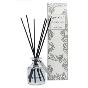 Agnes & Cat doftpinnar 140 ml Seasalt och Moss med glasflaska och förpackning