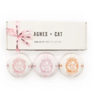 Agnes + Cat presentset med badbomber i dofterna japansk blomma, clementin och te & ros - produktbild 3