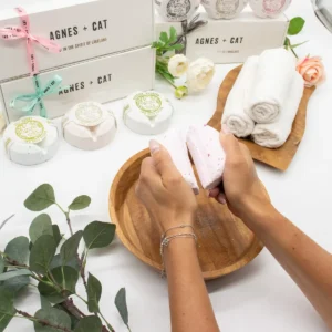 Agnes + Cat presentset med badbomber i trädgårdstema - produktbild 5