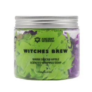 Burk med Ancient Wisdom Witches Brew vispad tvål i grön färg och silverlock