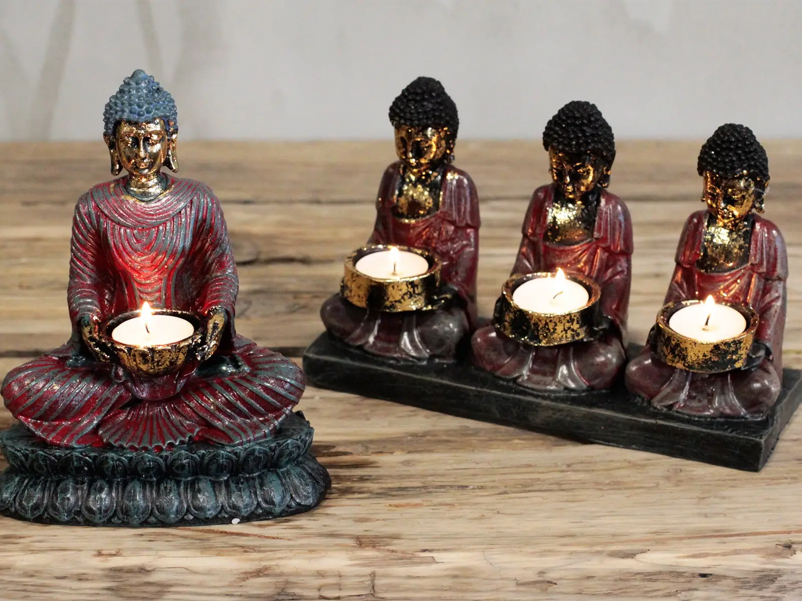 Antik Buddha ljushållare med tre hängivna figurer - produktbild 2