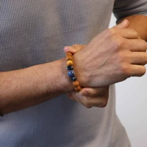 Armband i cederträ med sodalit för halschakrat - produktbild 3