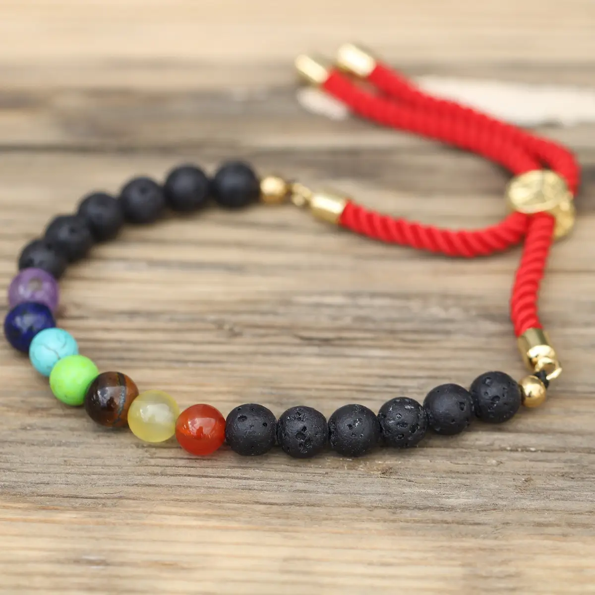 Armband med ädelstenssnören i 18K förgylld lava och chakra - produktbild 2