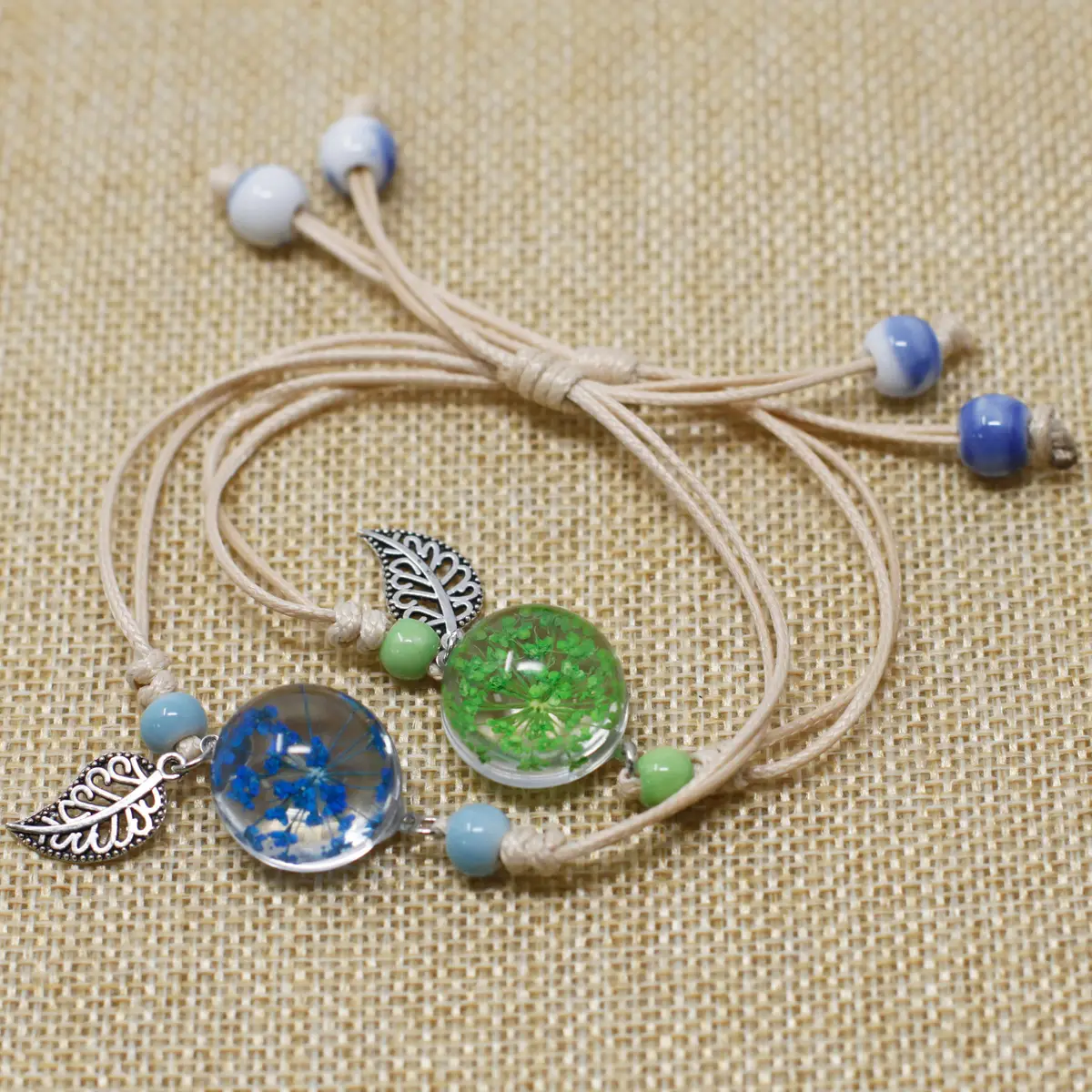 Armband med pressade äkta blommor i glas - produktbild 2