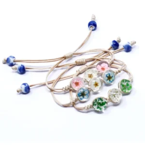 Armband med pressade äkta blommor, tre blommor - produktbild 4