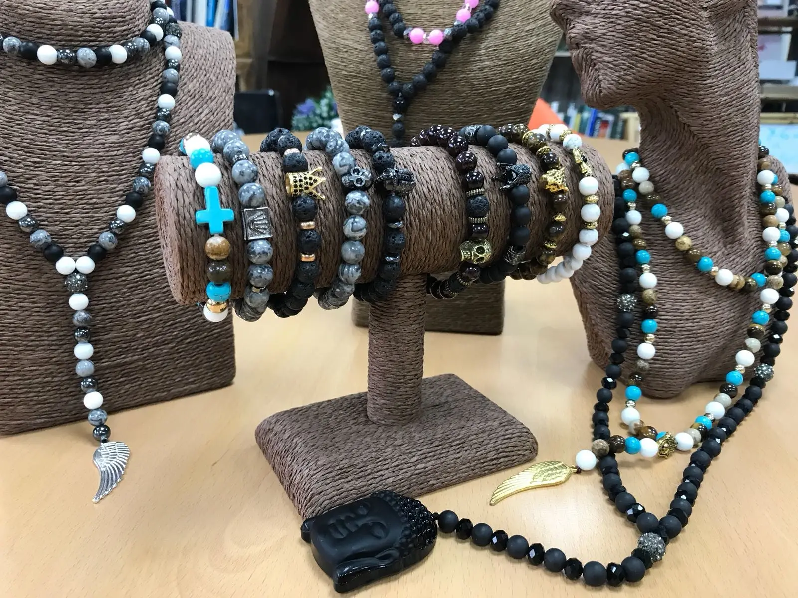 Armband med svart agat och änglavinge - produktbild 4