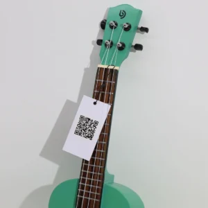 Artisan Made ukulele med ljusrosa finish och 4 strängar - produktbild 2