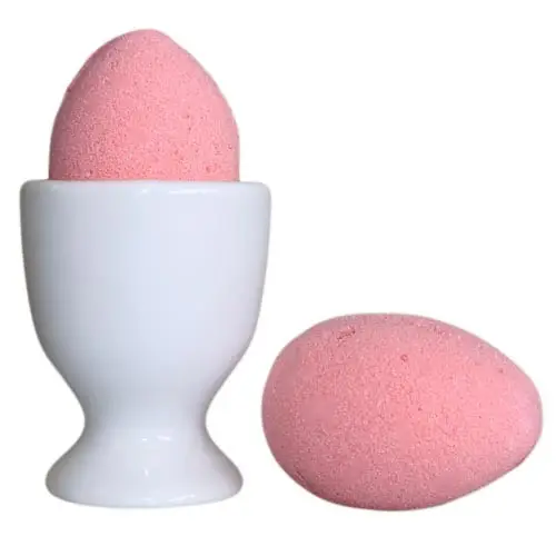 Rosa badägg i äggform med vit äggkopp