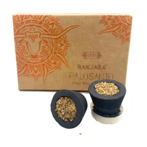 Förpackning med Banjara hartskoppar och två hartskoppar fyllda med Palo Santo-harts