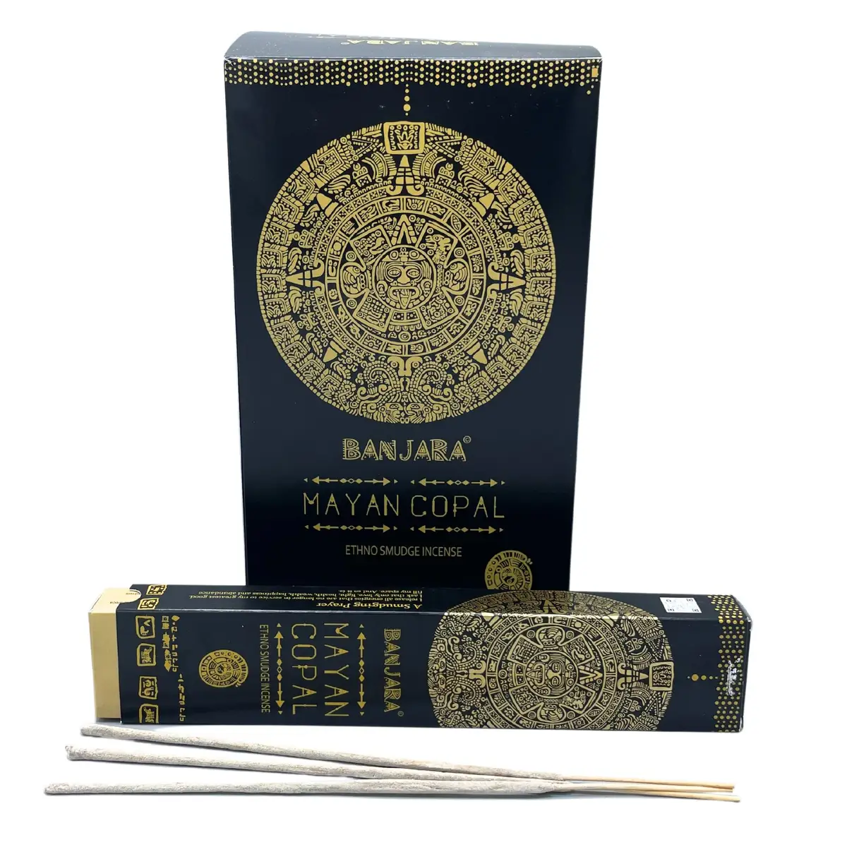 Förpackning med Banjara Tribal rökelsepinnar Mayan Copal och tre rökelsepinnar framför