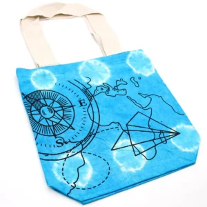 Batikkamönstrad bomullsväska med kompassmotiv och naturfärgade handtag 38x42x12 cm - produktbild 3
