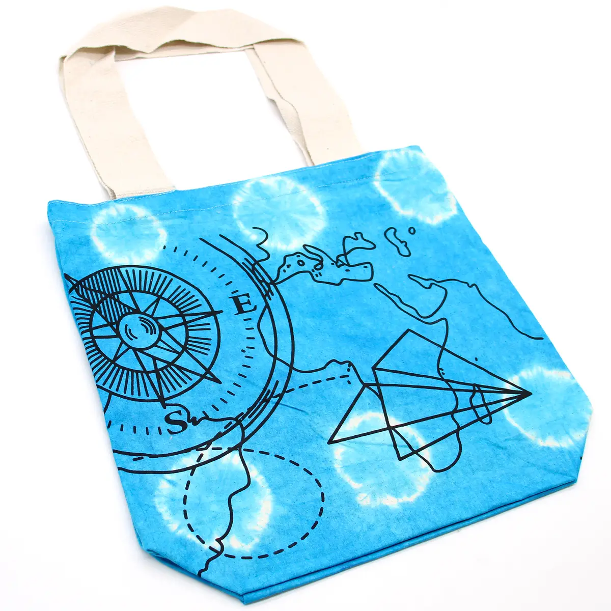 Batikkamönstrad bomullsväska med kompassmotiv och naturfärgade handtag 38x42x12 cm - produktbild 3