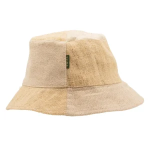 Naturfärgad bohemisk festivalhatt i hampa och bomull med lapptäckesdesign