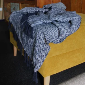 Bohemisk myspläd i bomull med marinblå zigzagmönster 125x150 cm - produktbild 2