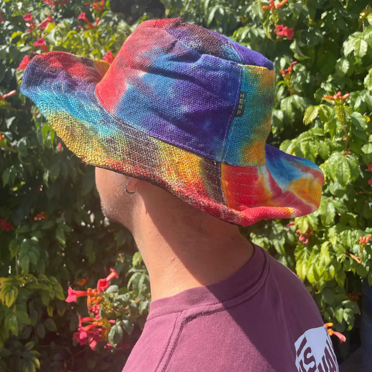 Boho festivalhatt i hampa och bomull med batikmönster - produktbild 3