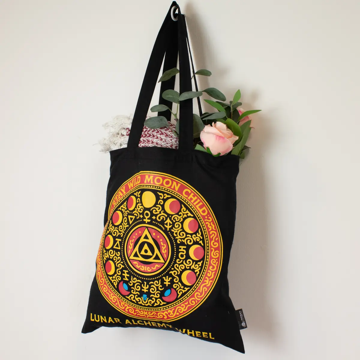Bomullskasse med Luna Alchemy Wheel-motiv i svart - produktbild 5