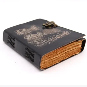Book of Shadows anteckningsbok med 200 sidor och decklekanter 15x21 cm - produktbild 2
