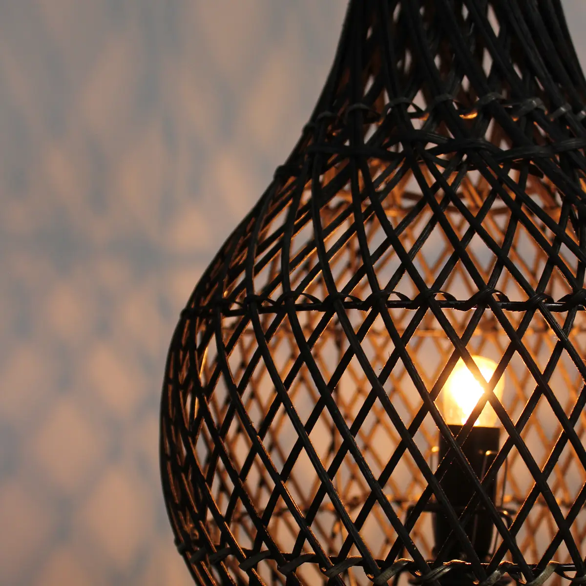 Bordslampa i mörkbrun rotting - produktbild 8