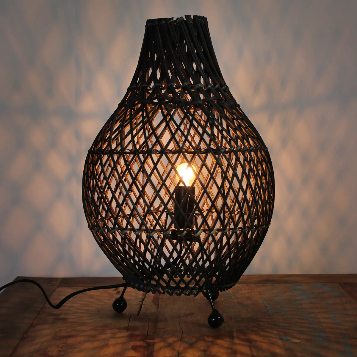 Bordslampa i svart rotting - produktbild 5