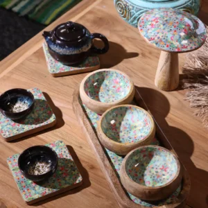 Bricka i mangoträ med 3 skålar och blommönster - produktbild 6
