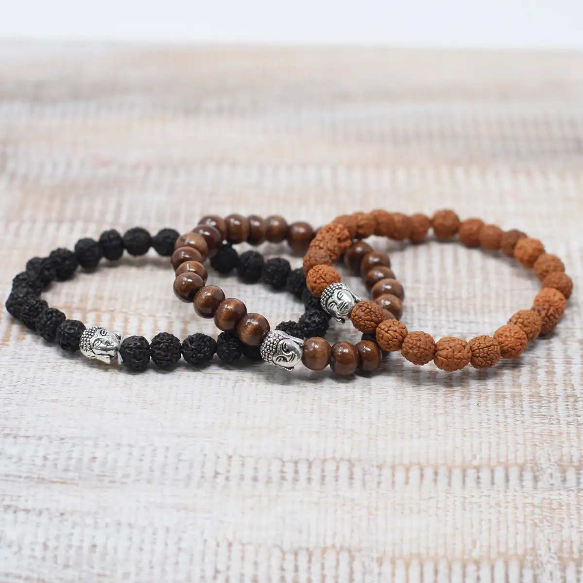 Brunt armband med träpärlor och Buddha-berlock - produktbild 4