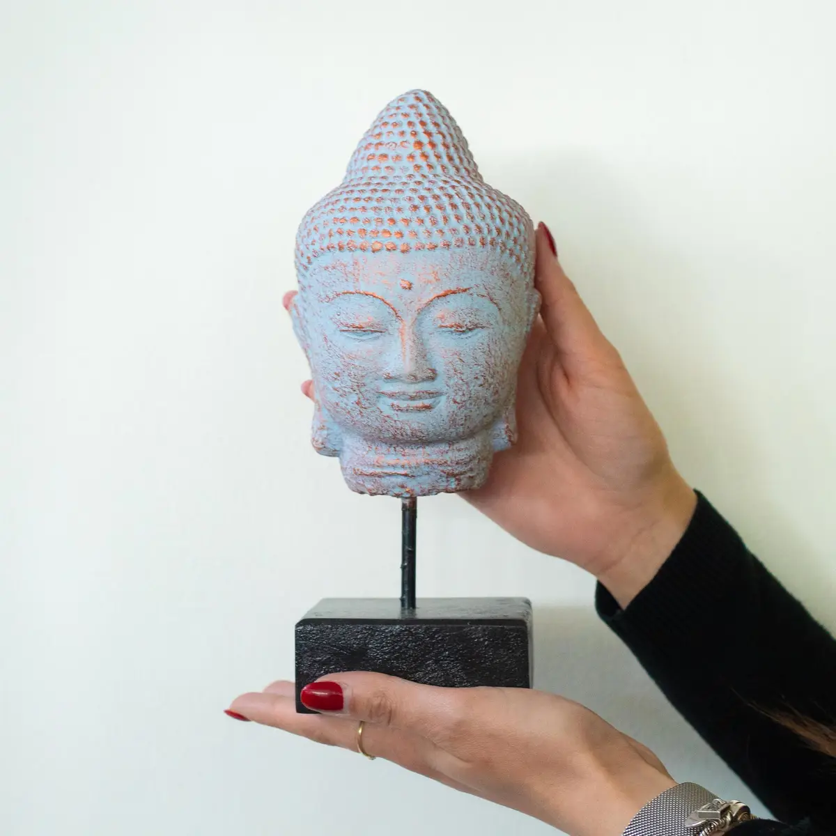 Buddhahuvud på stativ i blå koppar - produktbild 2