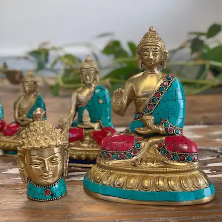 Buddhastaty i mässing med röda och turkosa stenar, 11,5 cm - produktbild 6