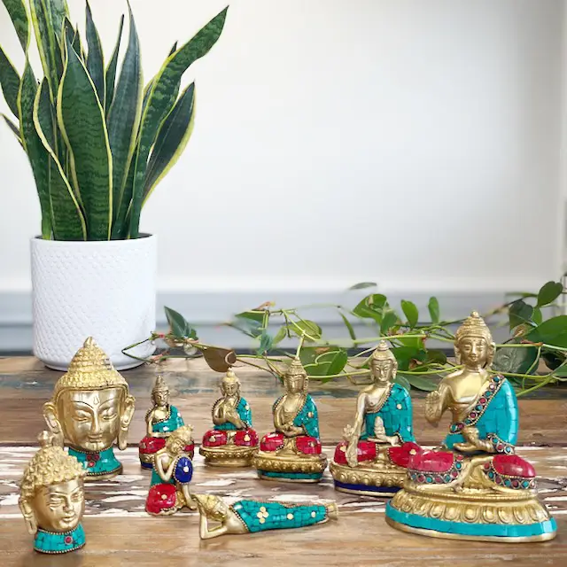 Buddhastaty i mässing med röda och turkosa stenar, 11,5 cm - produktbild 7