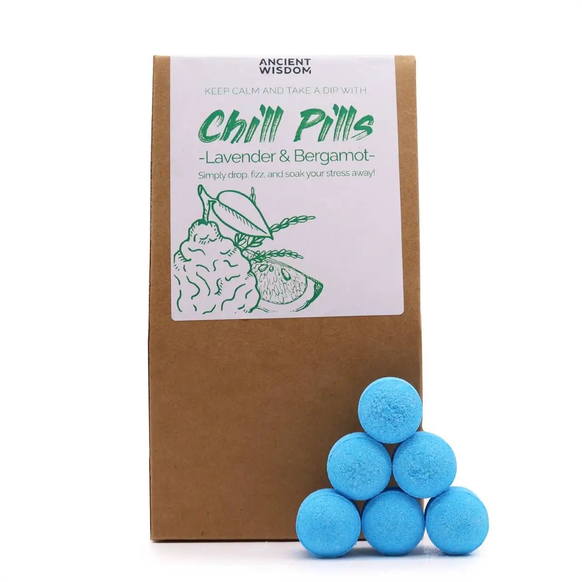 Brunt presentpaket Chill Pills med blå badbomber staplade framför