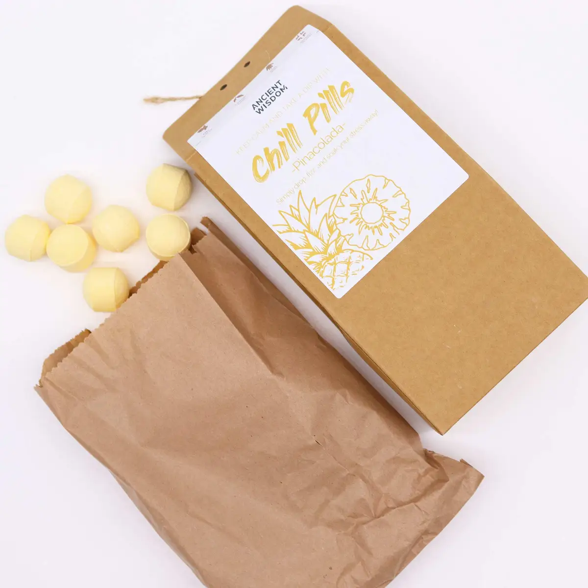 Chill Pills Presentpaket 350g - Pinacolada badbomber - produktbild 2