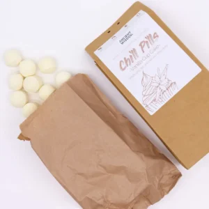 Chill Pills Presentpaket 350g Vanilj Cupcake badbomber - produktbild 2