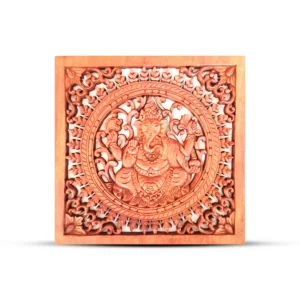 Dekorativ träpanel med utskuret Buddha Ganesh-motiv i trä