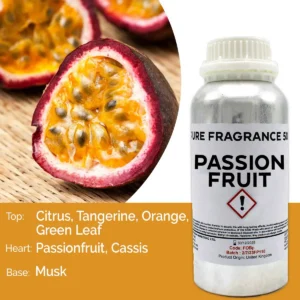 Flaska med ren doftolja passionfrukt 500 ml och passionfrukt i bakgrunden