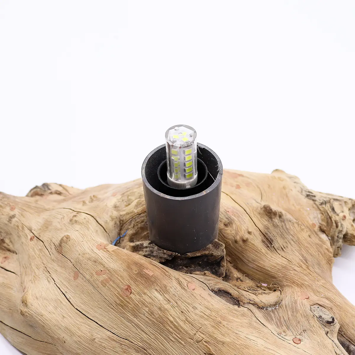 DriftGlow bordslampa med äggformad skärm i grå sprickmönstrad glasfiber och drivvedsfot - produktbild 9