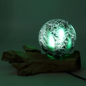 DriftGlow bordslampa med grön sprucken lampskärm och drivvedsfot - produktbild 7