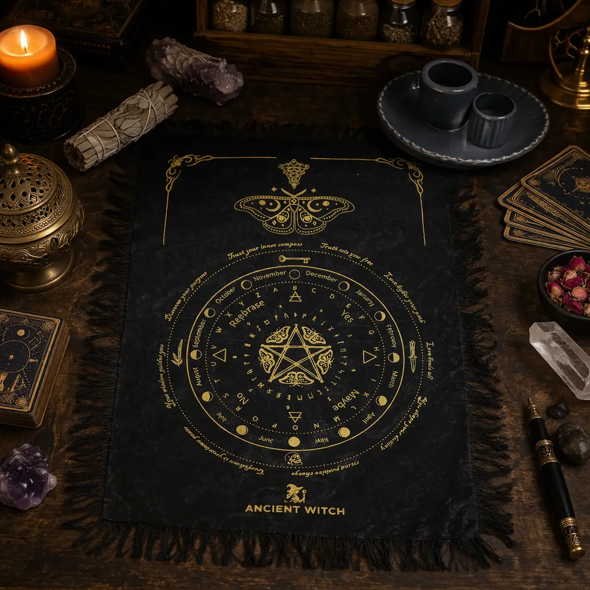 Esoterisk spådomsduk med pendel Ancient Witch Mystic Moth svart och guld - produktbild 2