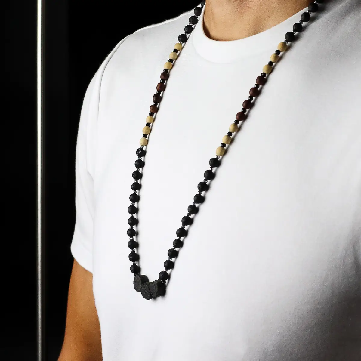 Essence of the Volcano halsband i lavasten - produktbild 2