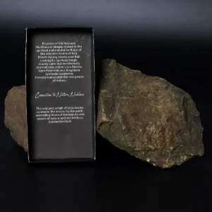 Essence of the Volcano halsband i lavasten - produktbild 6
