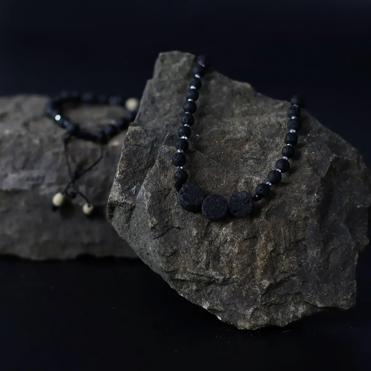 Essence of the Volcano halsband i lavasten - produktbild 7