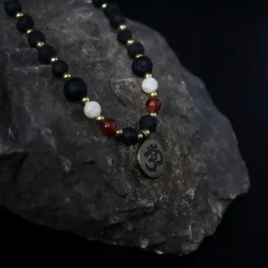 Essence of the Volcano halsband med lavasten och Om-berlock - produktbild 4