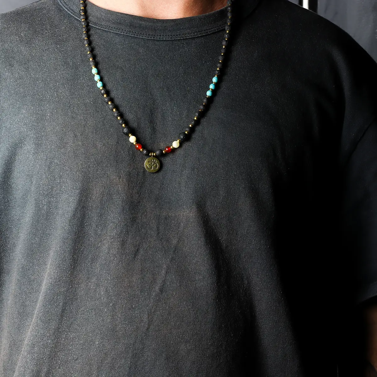 Essence of the Volcano halsband med lavasten och Om-berlock - produktbild 6