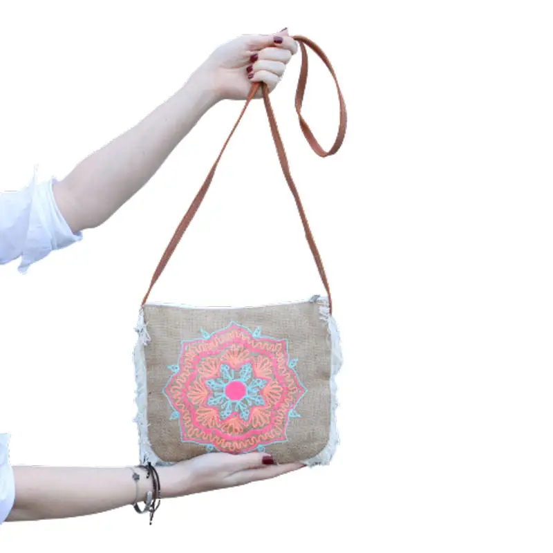Fab Fringe-väska med ananastryck i jute - produktbild 5