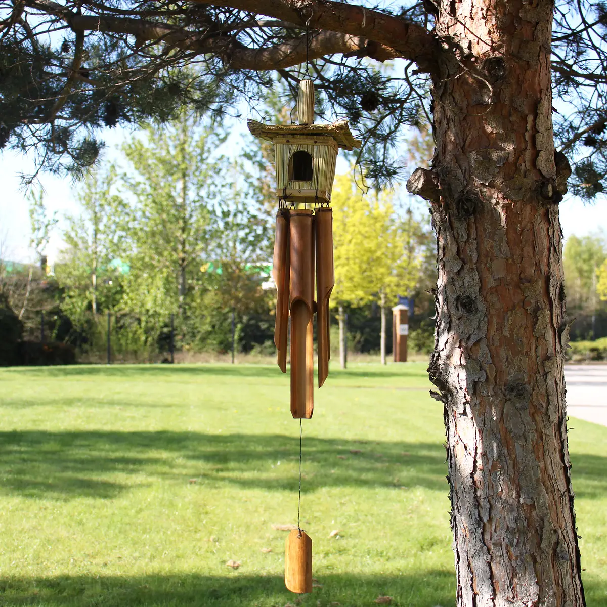 Fågelholk av sjögräs med bambu vindspel 49x15 cm - produktbild 2