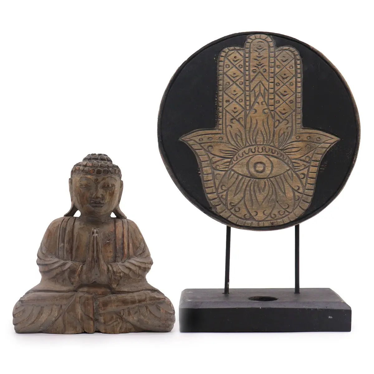 Handskuren Buddhafigur och Hamsa-symbol i grått trä på stativ