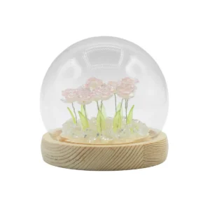 Glaskupol med 10 rosa rosor på träbas med LED USB-belysning