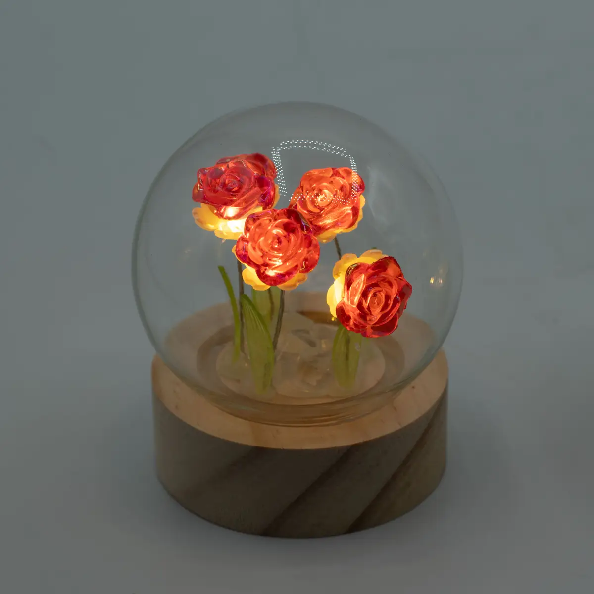 Floral Glow Trädgårdskupol med 5 röda rosor och LED-belysning - produktbild 5