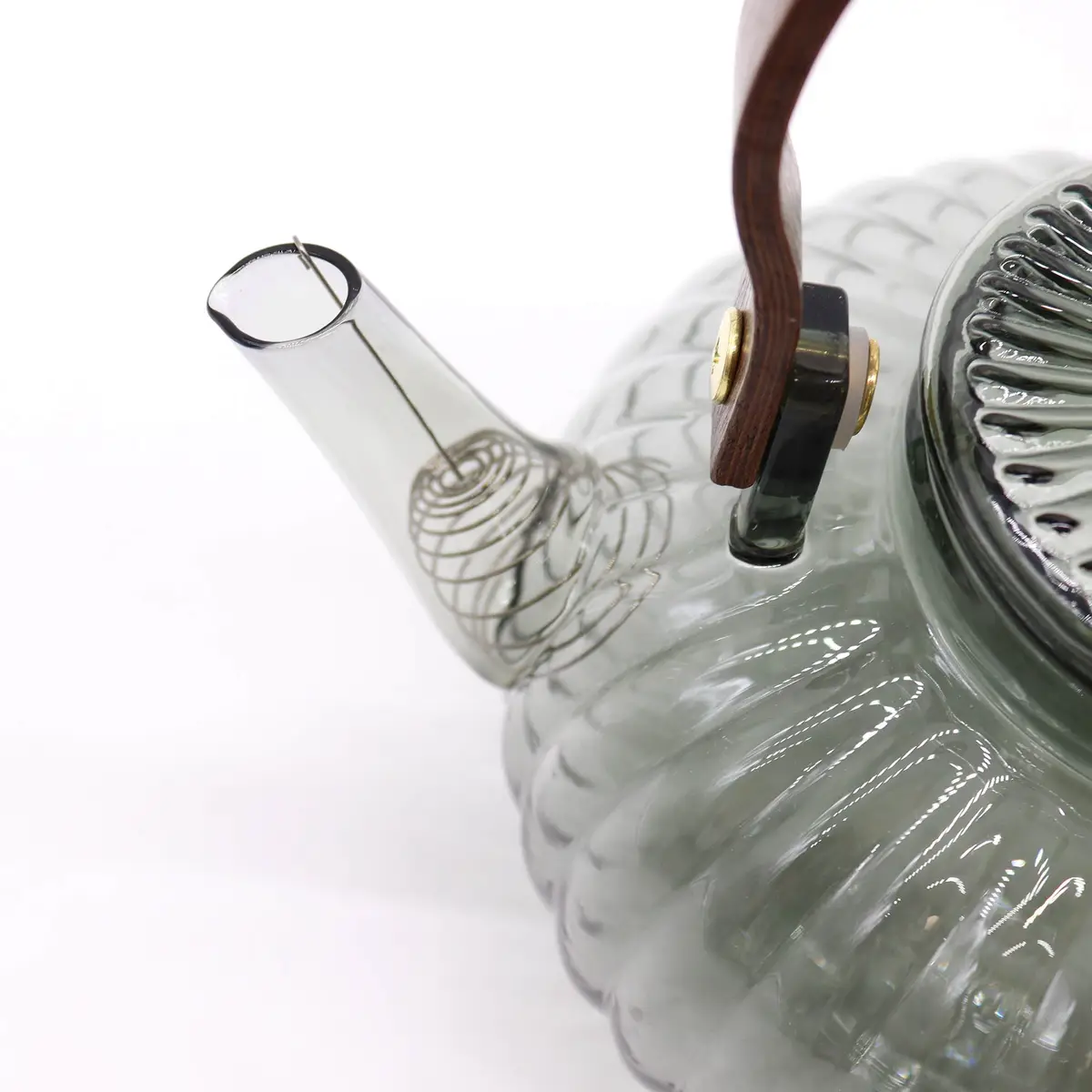 Glaskanna med infuser för te 950 ml i kolgrått med räfflad design - produktbild 2