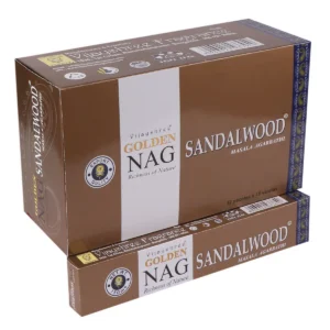 Förpackning med Golden Nag rökelsepinnar i sandelträ, 15 gram